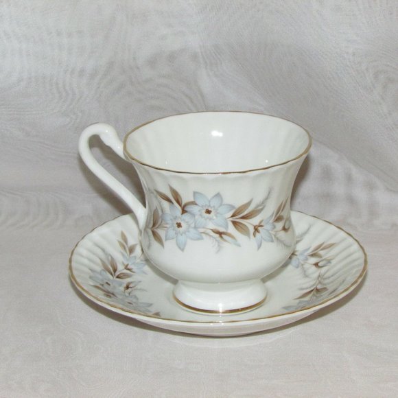 Royal Standard Dawn Fine Bone China Cup & Saucer England Floral Cottagecore - Picture 4 of 7